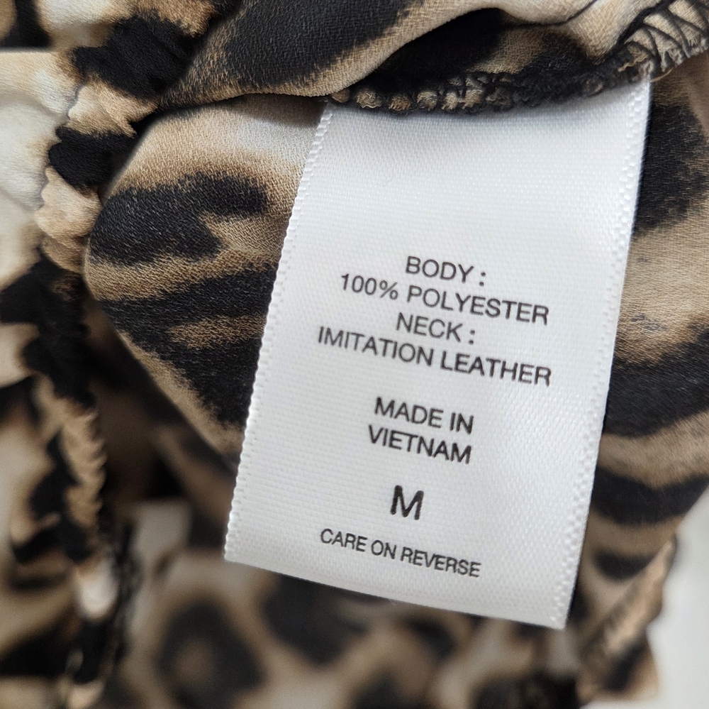 Soho Leopard Print Blouse Long Sleeve Sz M - Picture 8 of 11